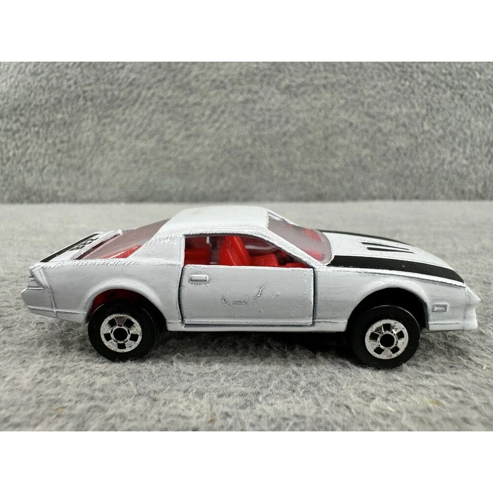 ROAD CHAMPS Vintage Die Cast #14 White 82 Camaro Car T5